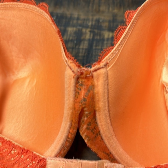 Black fushia bra set. Bra 40D undies 1x preowned  great condition - Picture 7 of 10